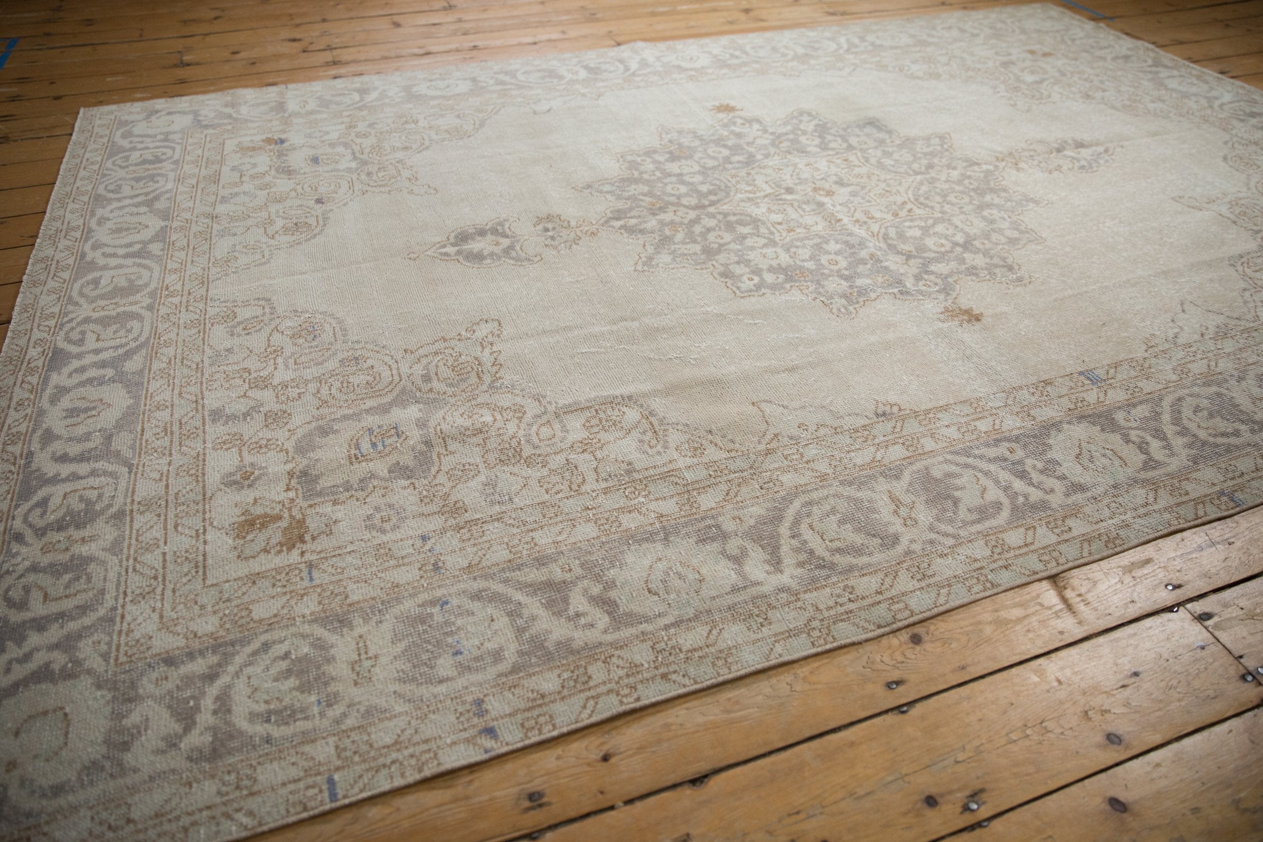 6.5x10 Vintage Distressed Sparta Carpet // ONH Item 9002 Image 5
