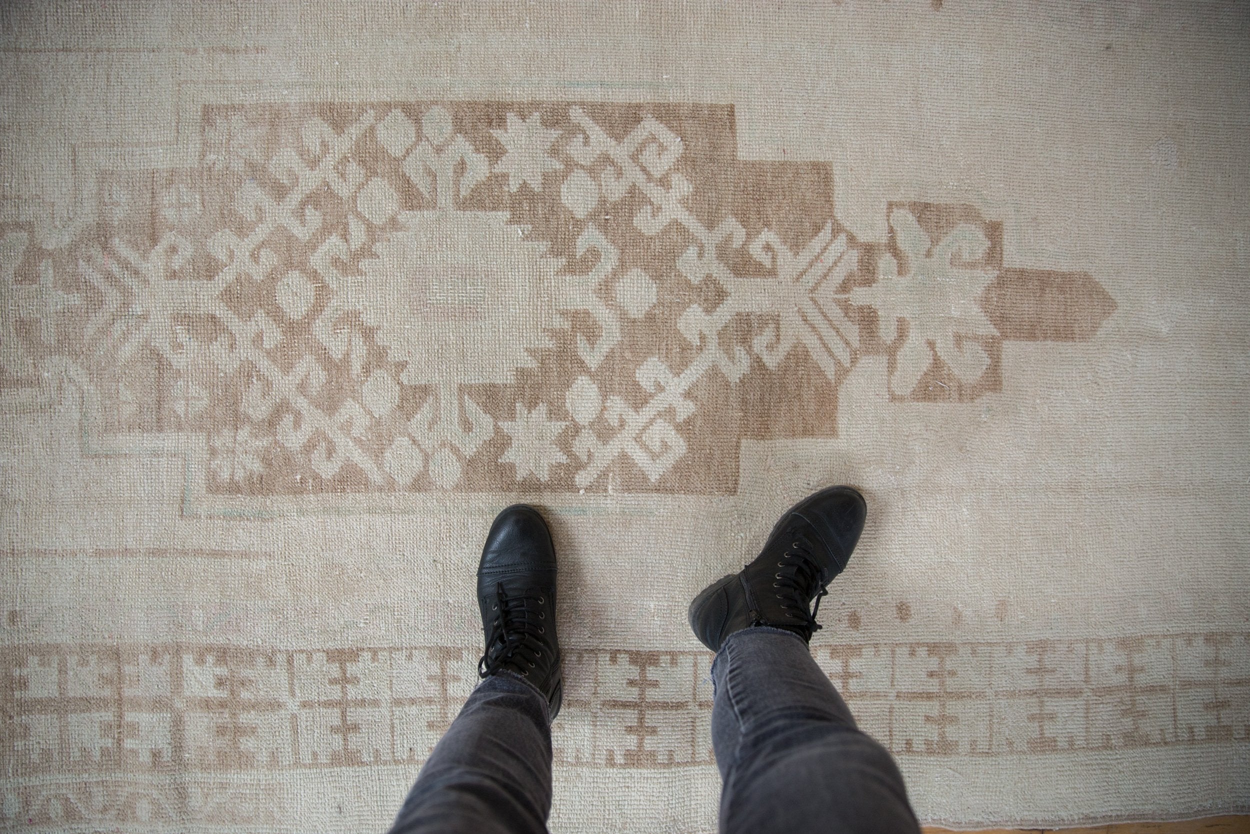 4.5x9.5 Vintage Distressed Oushak Rug Runner // ONH Item 9383 Image 1