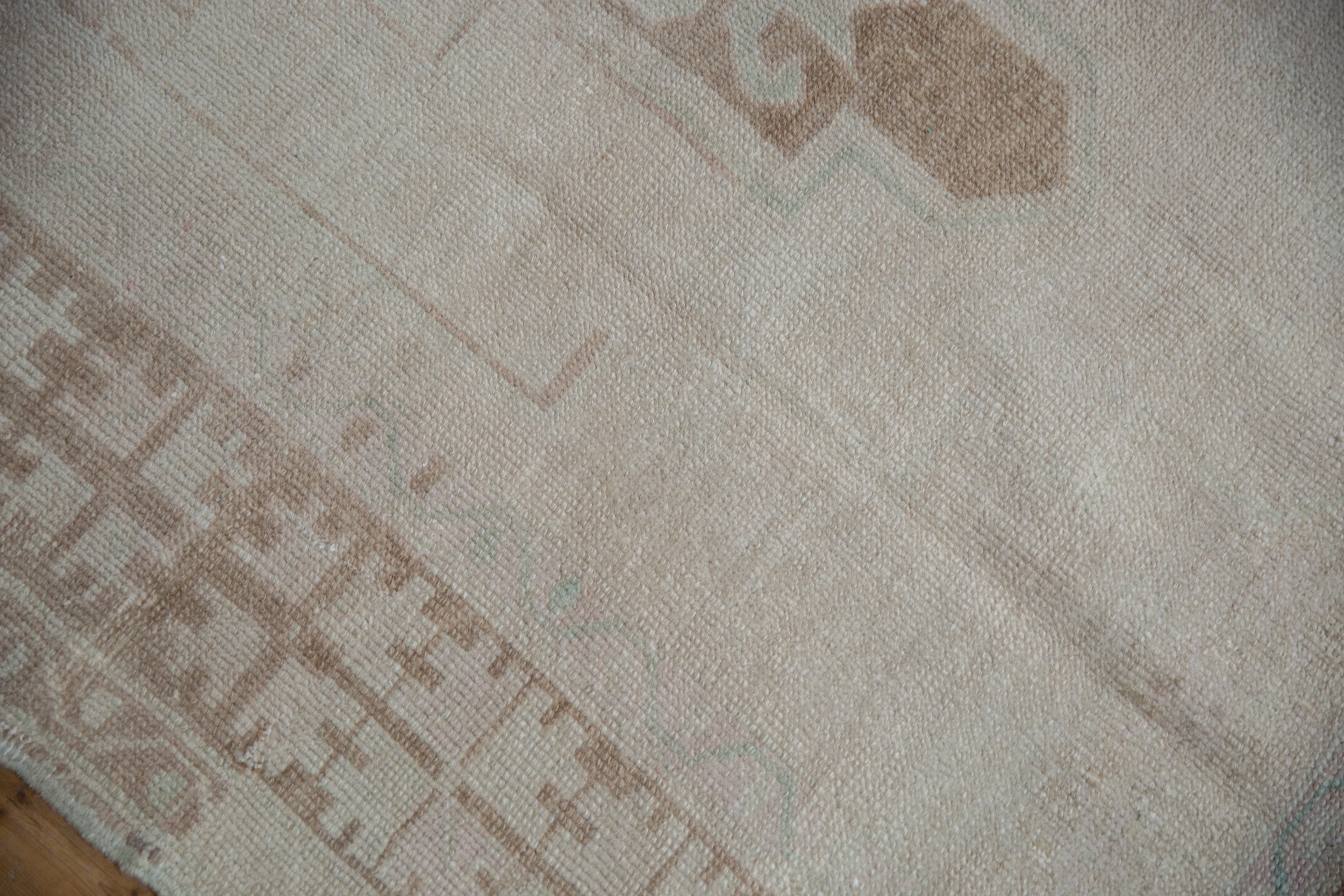 4.5x9.5 Vintage Distressed Oushak Rug Runner // ONH Item 9383 Image 8