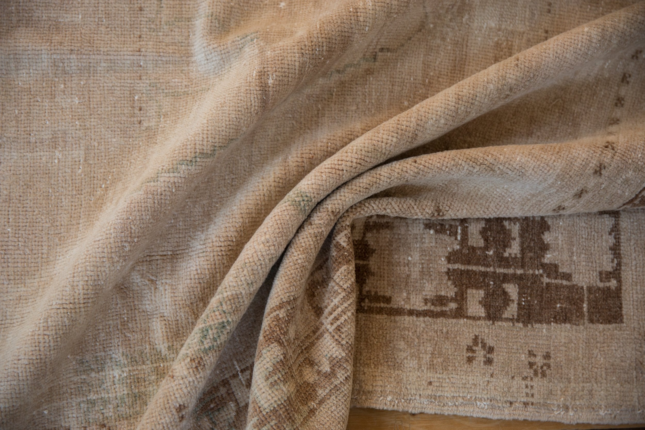 5x8.5 Vintage Distressed Oushak Carpet // ONH Item 9395 Image 8