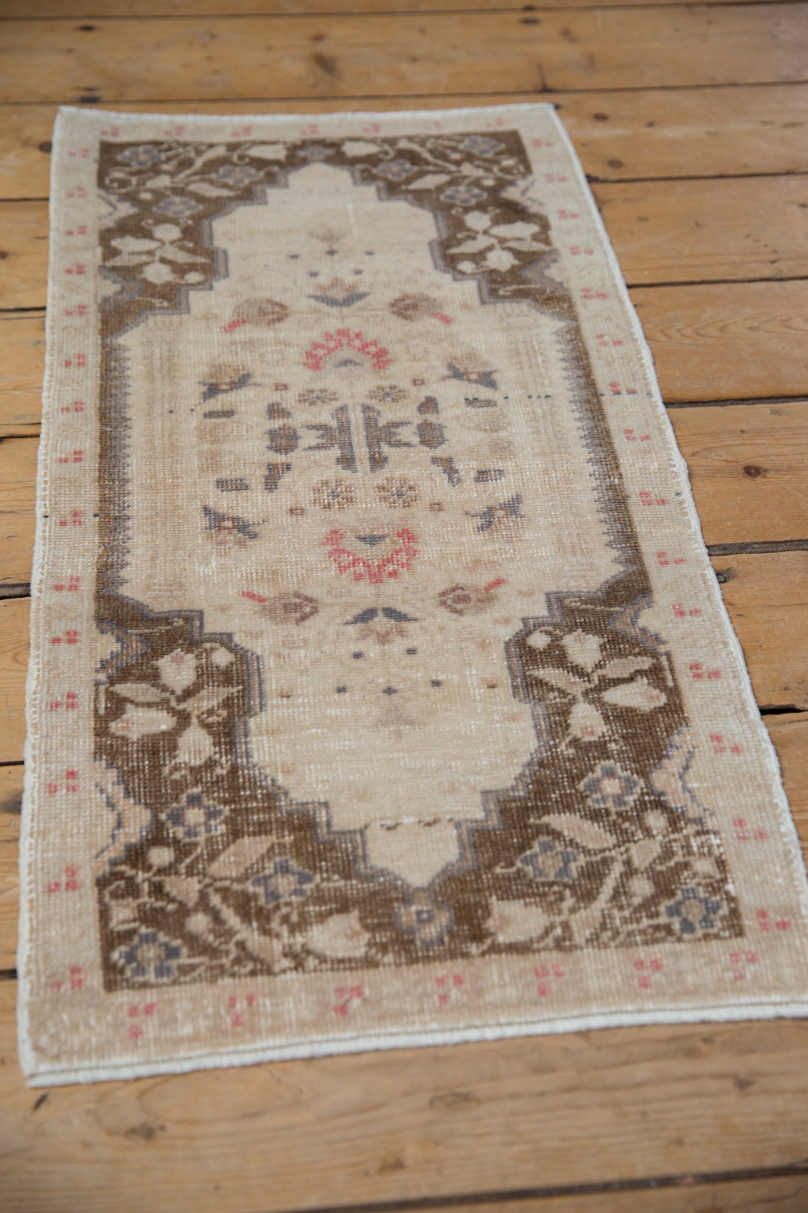 1.5x3 Vintage Distressed Oushak Rug Mat // ONH Item 9407 Image 3