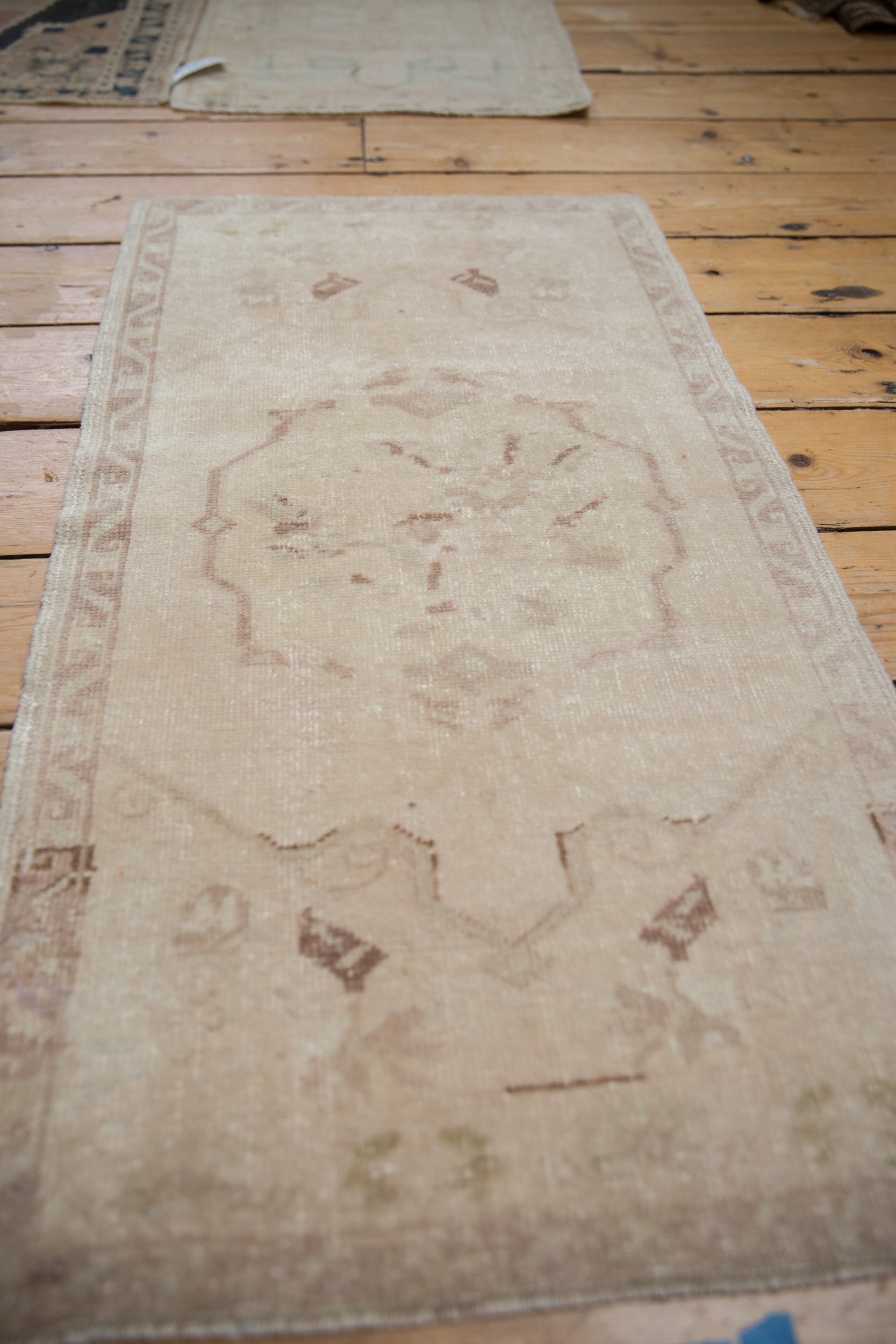 1.5x3 Vintage Distressed Oushak Rug Mat // ONH Item 9415 Image 2