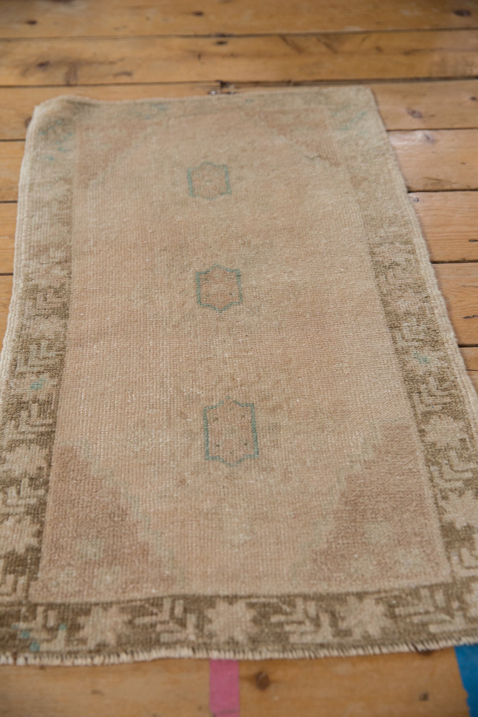 1.5x3 Vintage Distressed Oushak Rug Mat // ONH Item 9430 Image 3