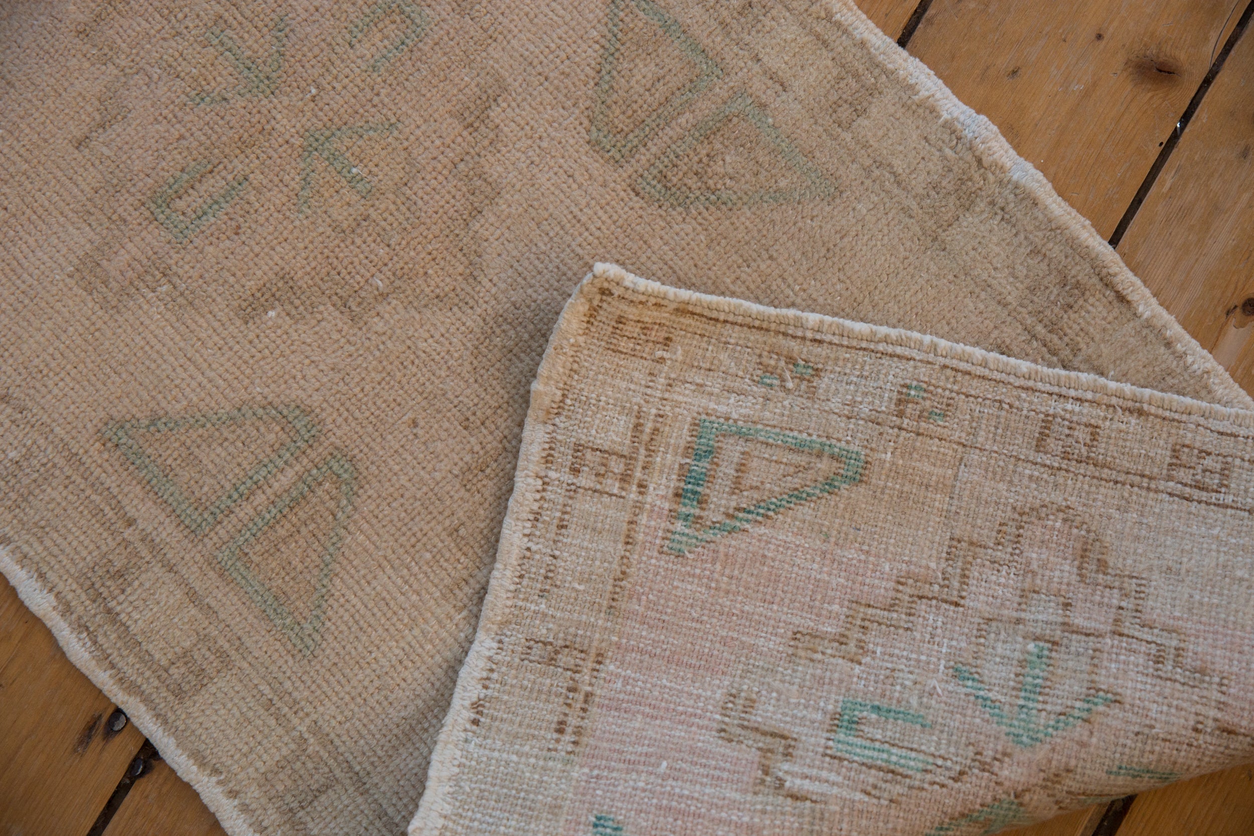 1.5x3 Vintage Distressed Oushak Rug Mat // ONH Item 9585 Image 4